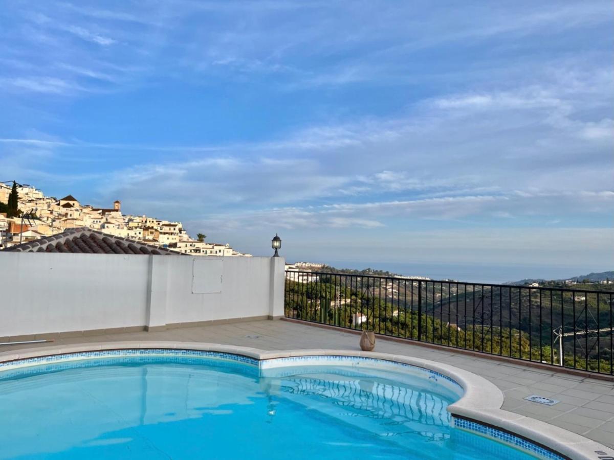Casa La Aguanosa Con Piscina Y Vistas Al Mar Leilighet Frigiliana Eksteriør bilde